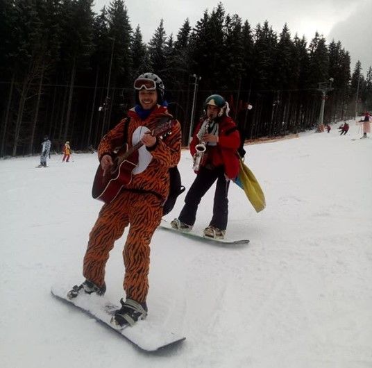 Костюмований спуск в Буковелі. instagram.сом/andr_grab