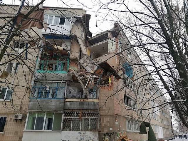 Вибух у Фастові зруйнував цілий під'їзд і забрав життя двох людей. Фото: ДСНС