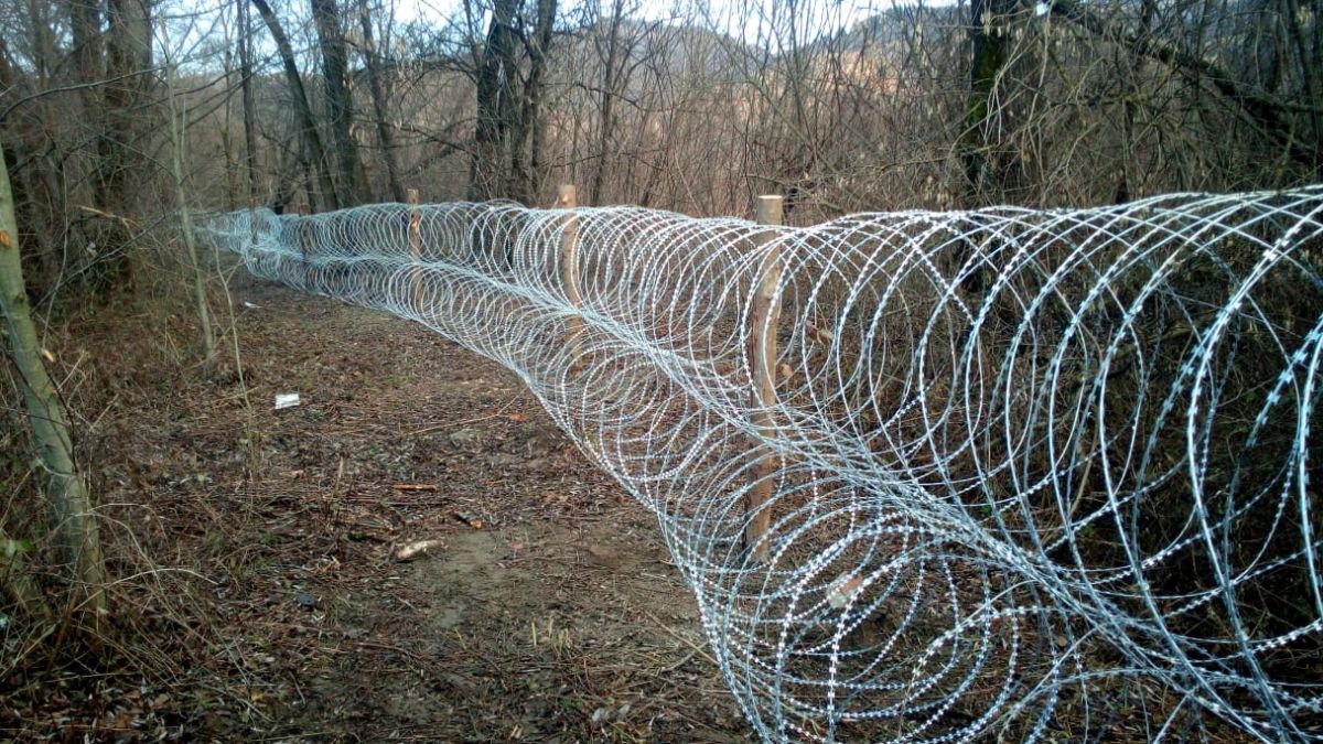 Проволока направлена на снижение контрабанды табака.