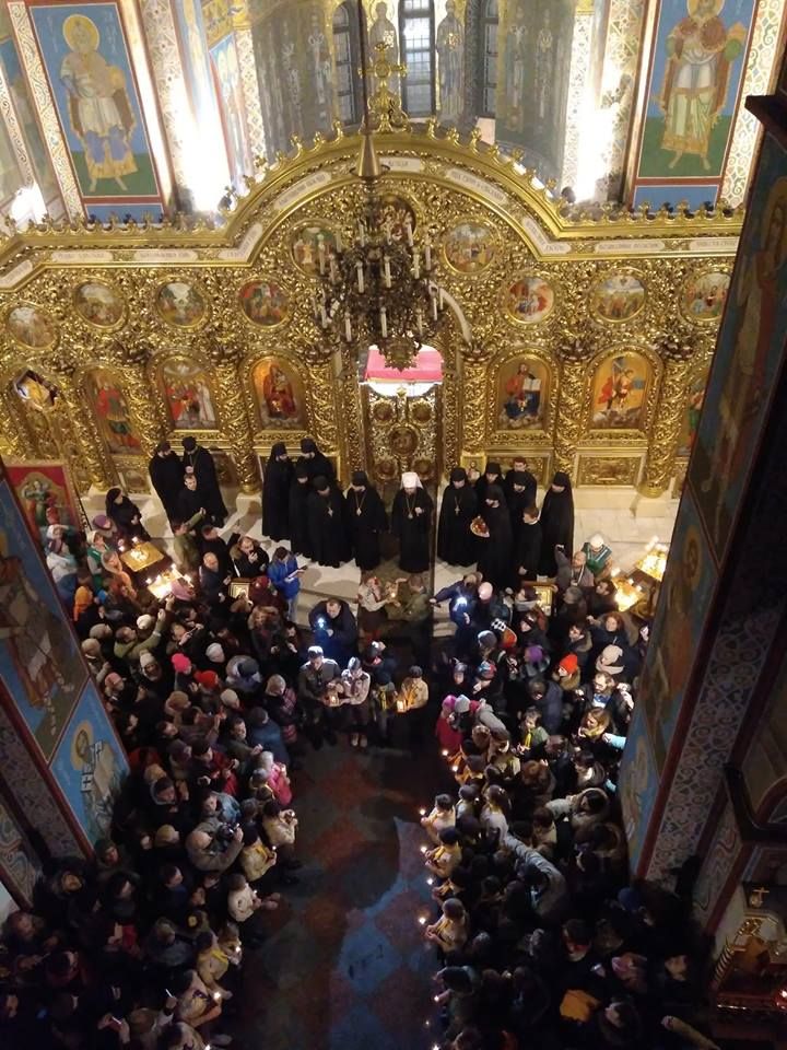 Пластуны передали Киеву Вифлеемский огнь мира. Фото: fаcebook.com/ivan.lubarsky