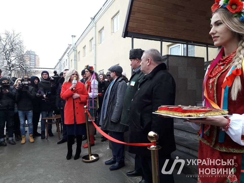 Открытие СИЗО проходило в торжественной обстановке с перерезанием красной ленточки.