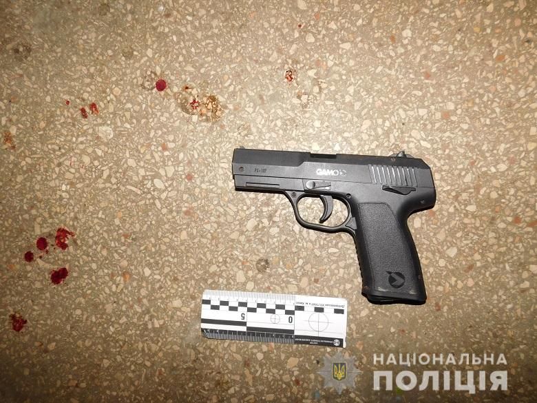 Жена потерпевшего также пострадала. 