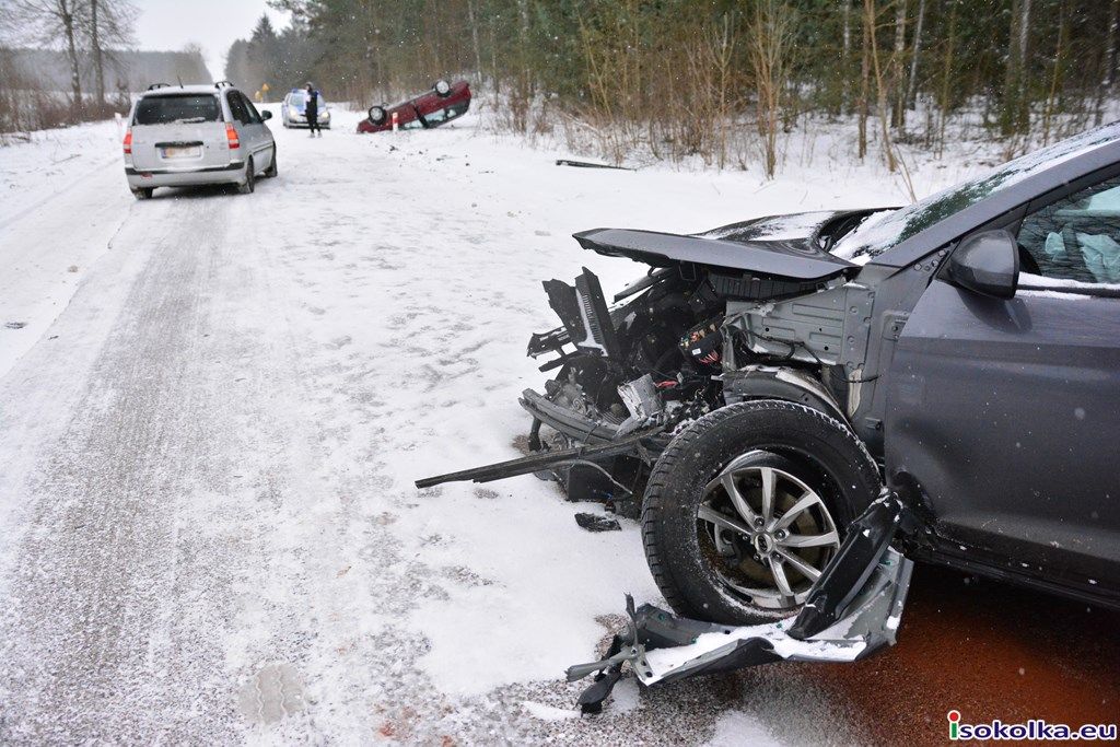 аварія сталася через ожеледицю.