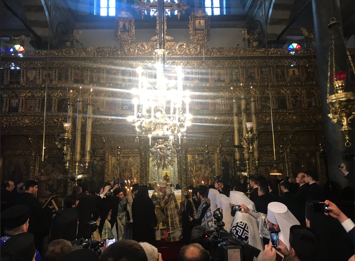 На церемонії був присутній ряд офіційних осіб. Фото: Andrii Sybiha/Twitter