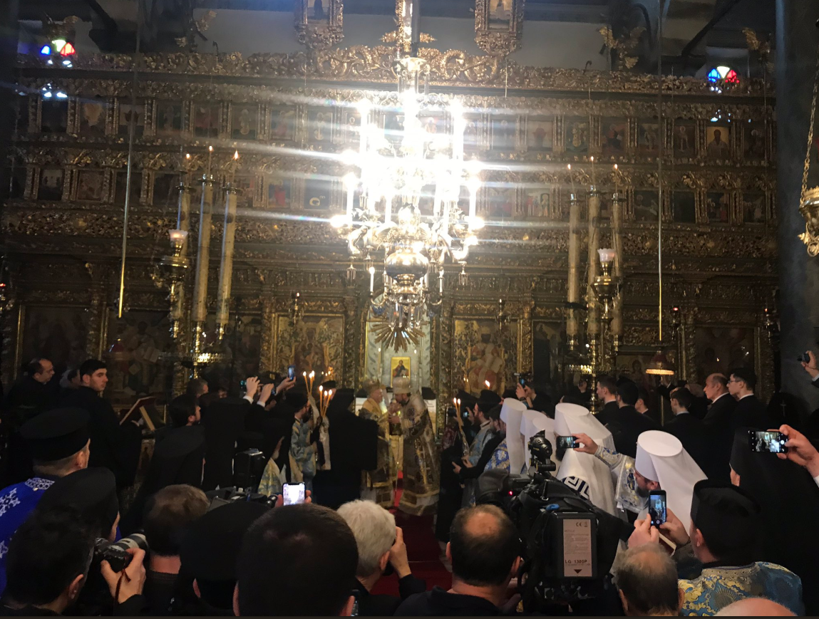 Томос про автокефалію офіційно вручено Україні. Фото: Andrii Sybiha/Twitter