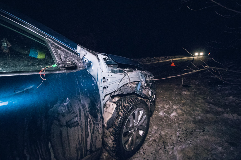 В Киеве Renault на полном ходу сбил мужчину, пострадавший в тяжелом состоянии. Фото: Информатор