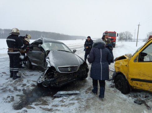 На Кировоградщине в жутком ДТП погибли 2 человека. Фото: ГосЧС