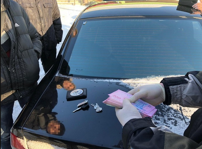 На Харьковщине подполковник полиции вымогал у предпринимателей взятки за невмешательство в бизнес. Фото: СБУ