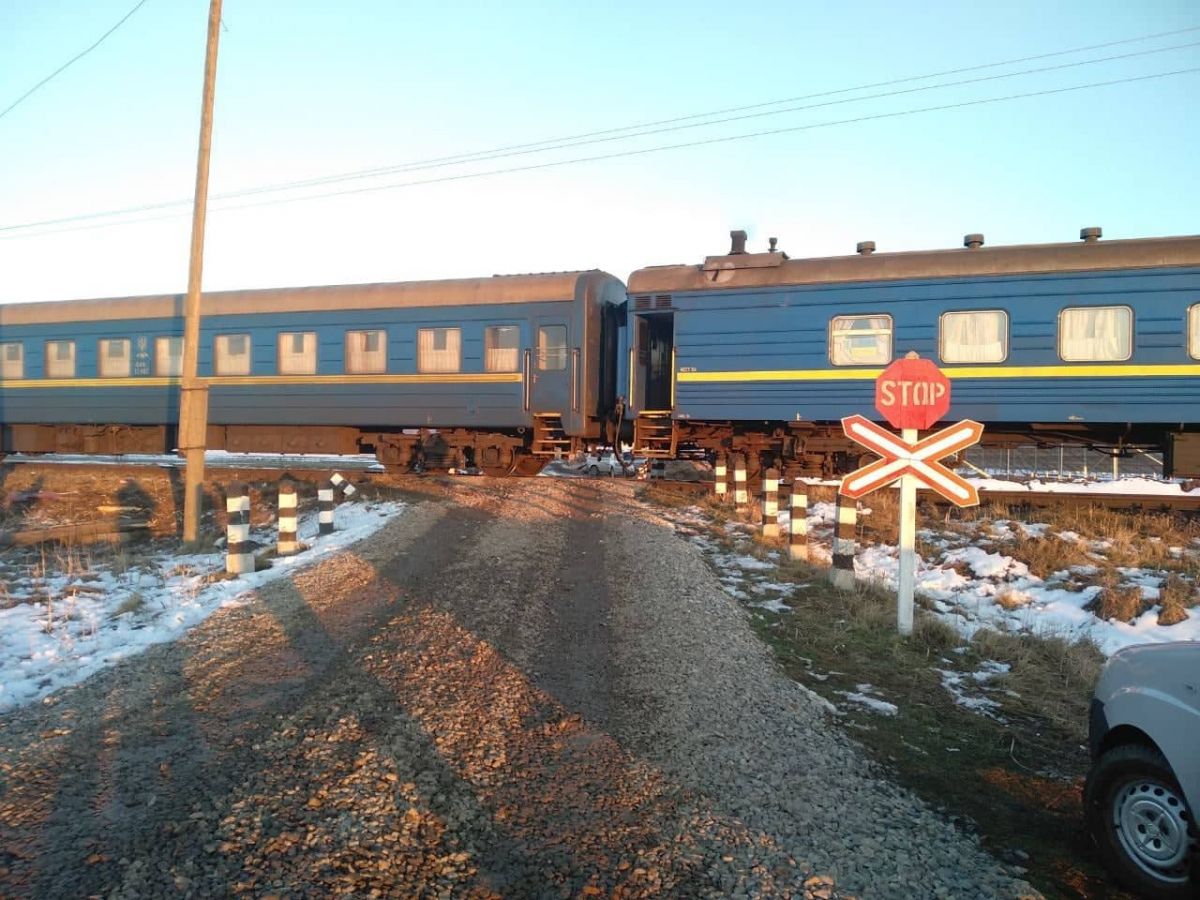 Поезд сошел с рельсов. Фото: 