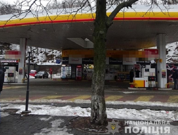В Киеве таксист отобрал у иностранца кошелек и избил его гида