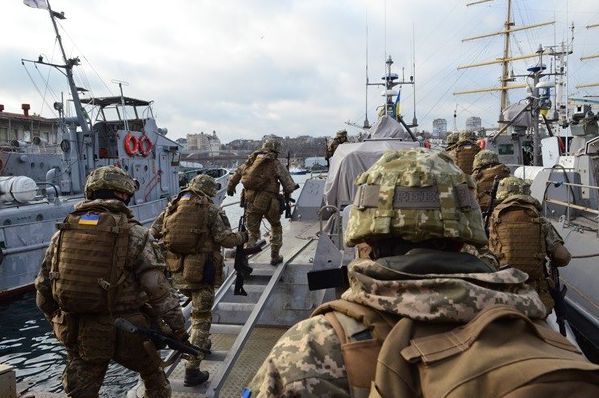 В Черное море вышли штурмовые катера 