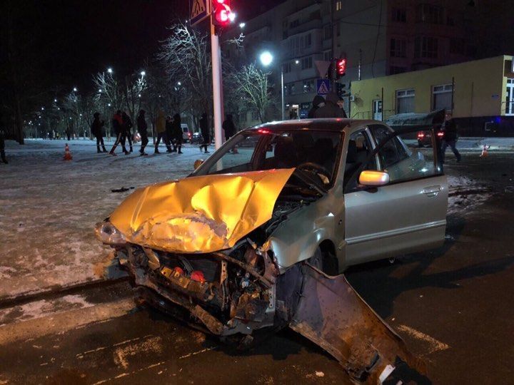 Співробітники поліції госпіталізовані. Фото: 