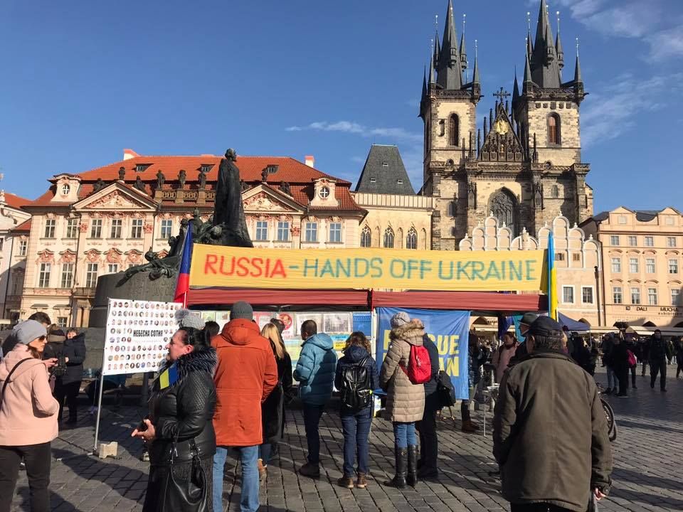 В Праге прошла акция #LiberateCrimea. Фото: facebook.cоm/UkraineEmbassyinCzechia