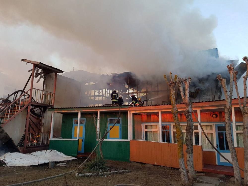 Пожар тушили около 8 часов. Фото: ГосЧс