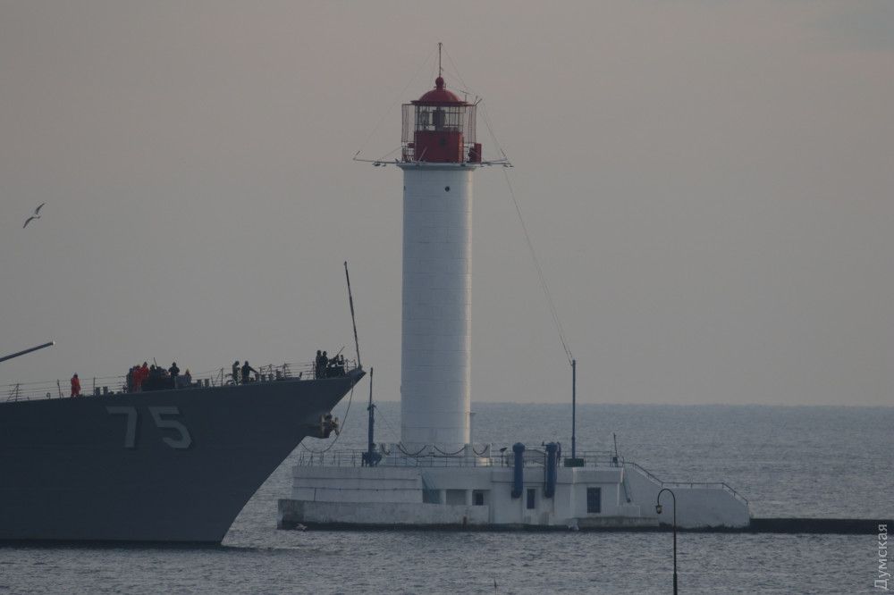 Это уже второй заход эсминца в Черное море в этом году. Фото: 