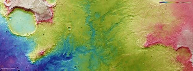 Ранее на Марсе впервые нашли озеро с жидкой водой.