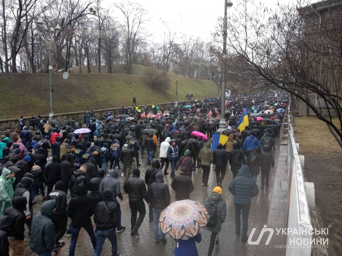 Націоналісти рухаються до АП. 