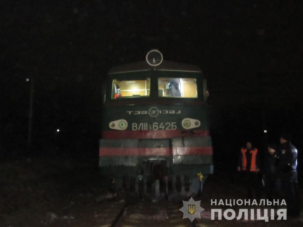 Мужчина погиб под поездом.