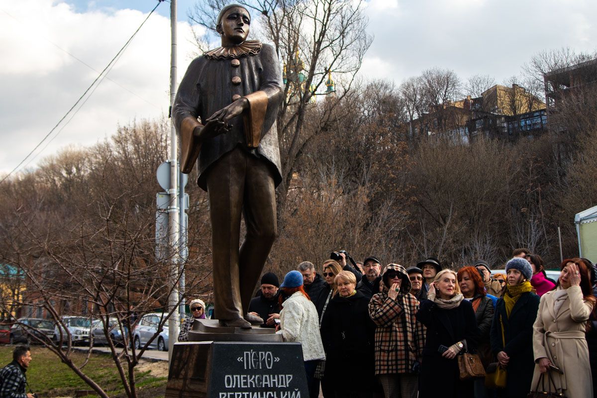Пам'ятник Олександру Вертинському на Андріївському узвозі. Фото: 