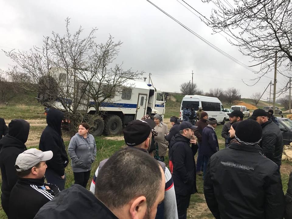 Обыски проходят по разных адресах. Фото: