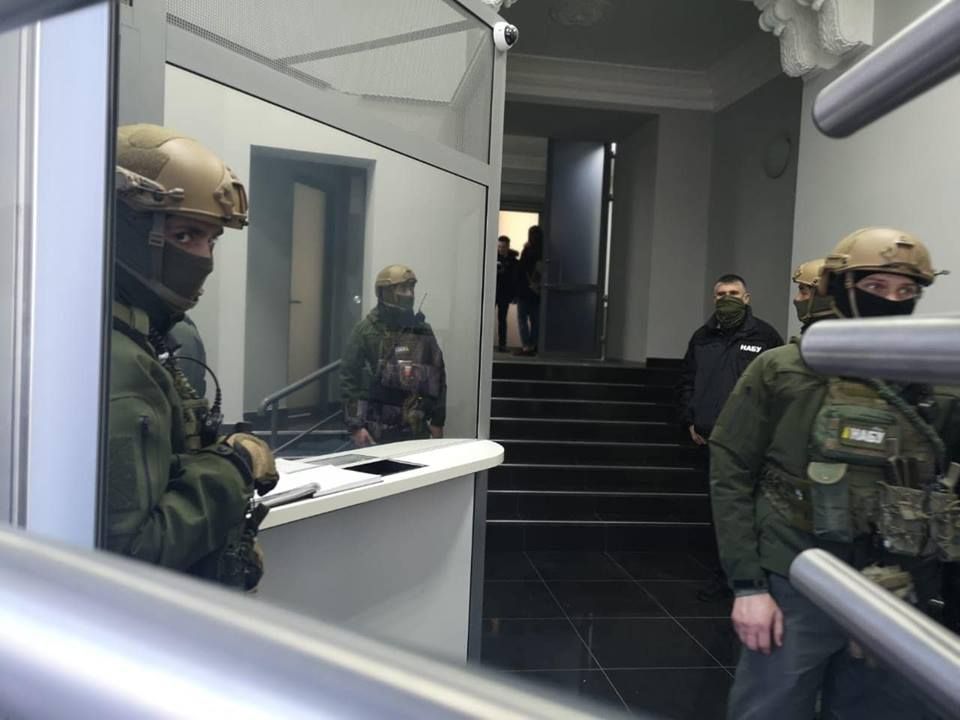 НАБУ проводить обшуки в АРМА. Фото: facebook.cоm/bochkala