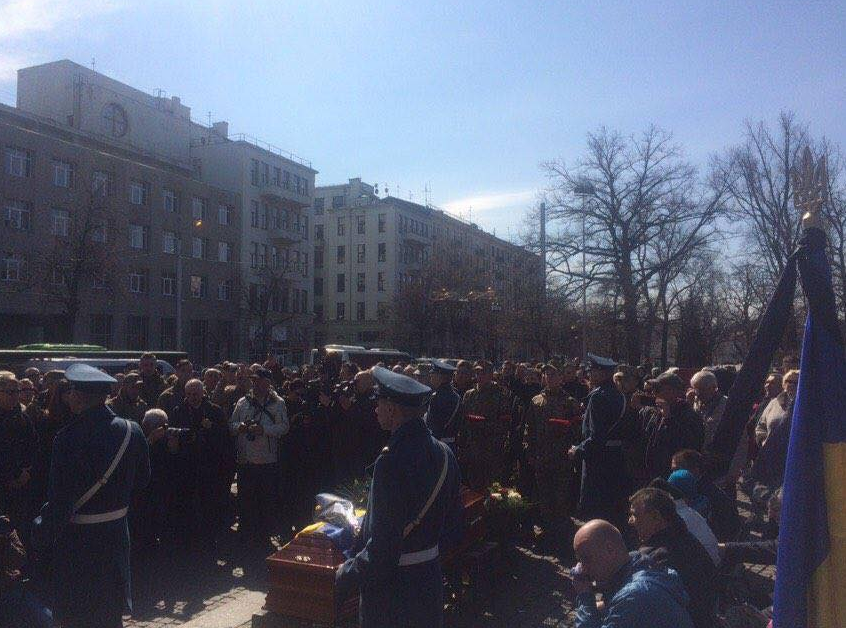 Прощание с Яной Червоной. Фото: Фейсбук/Ирина Геращенко
