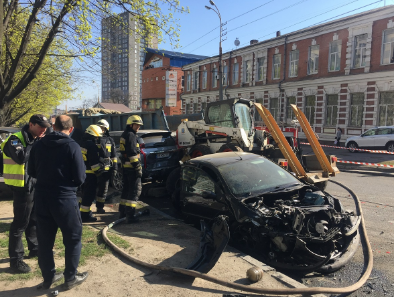 ДТП на проспекте Александра Поля в Днипре. Фото: dp.informator.ua