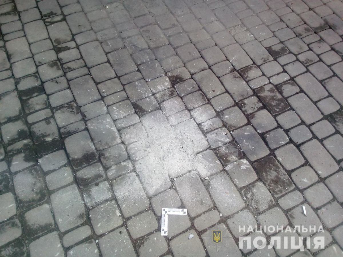 Место взрыва гранаты. 
