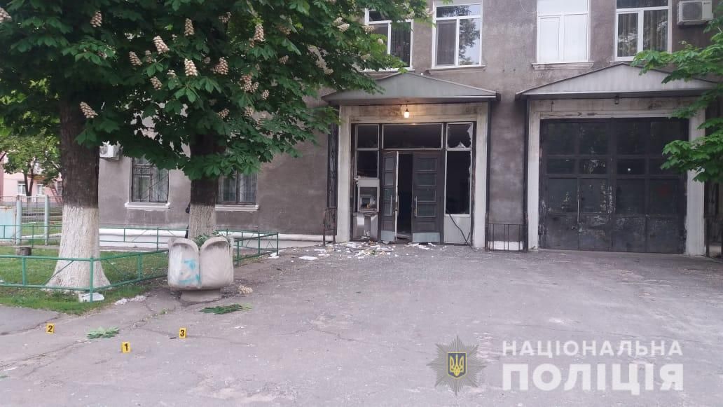 Вход в здание.