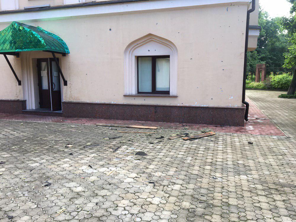 Обстрелянная мечеть в Донецке. Фото: 