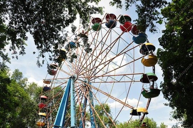 У Дніпрі на колесі огляду провалилося дно. Фото: dnеpr.info