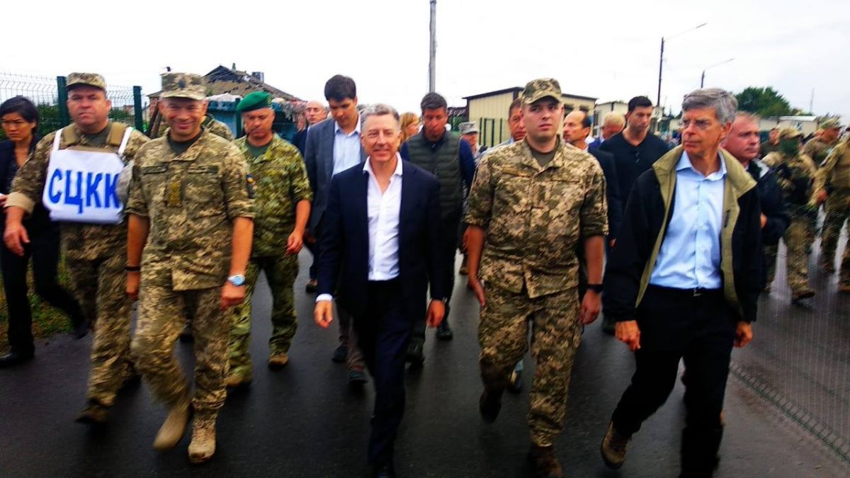 Волкер в зоне ООС. Фото: ООС/Facebook
