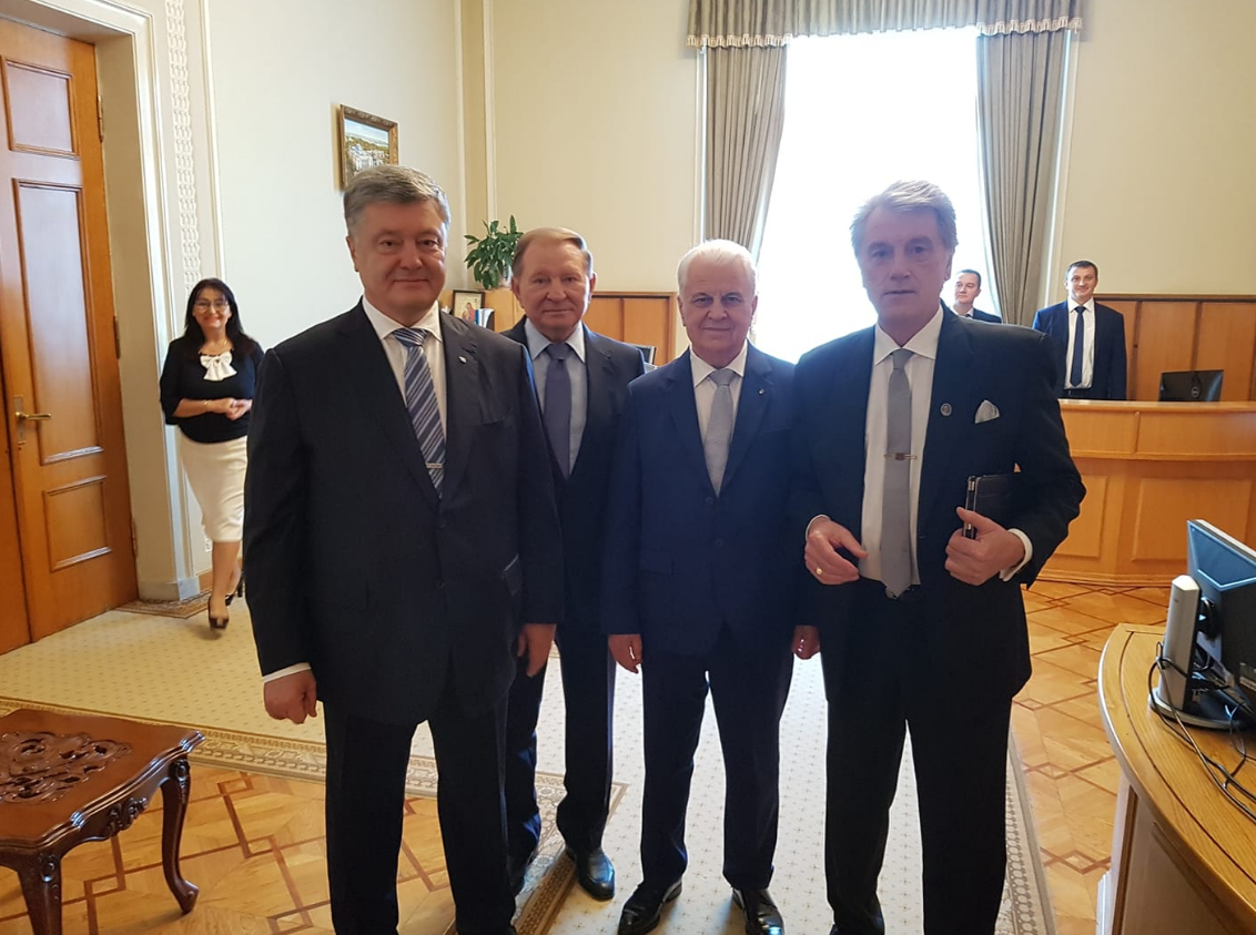 4 президента Украины. Фото: facebook.com/svyatoslav.tsegolko