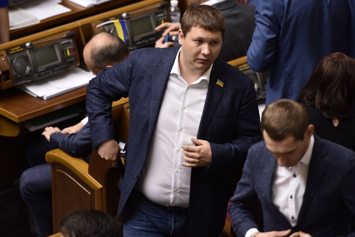 Вячеслав Медяник на заседании парламента, фото: Изым Каумбаев/