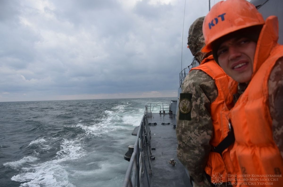 Учения кораблей. Фото: navy.mil.gov.ua