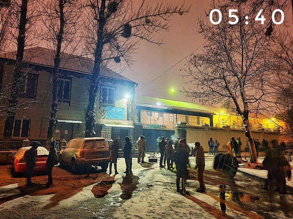 Активисты под Лукьяновским СИЗО. Фото: Богдан Кутепов\Facebook
