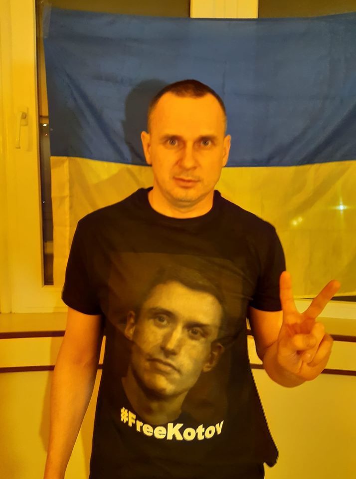 Сенцов в футболке с портетом Котова.Фото: facebook.com/oleg.sentsov