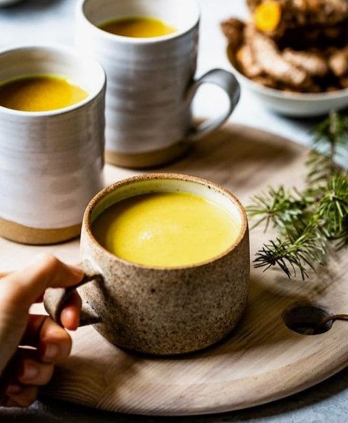 Молоко с имбирем и куркумой. Фото: lanascooking.com