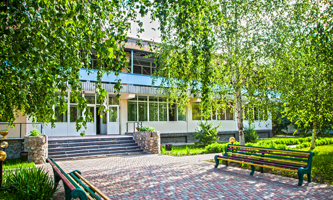 Санаторий, куда должны привезти эвакуированных из Уханя. Фото: сайт НГУ