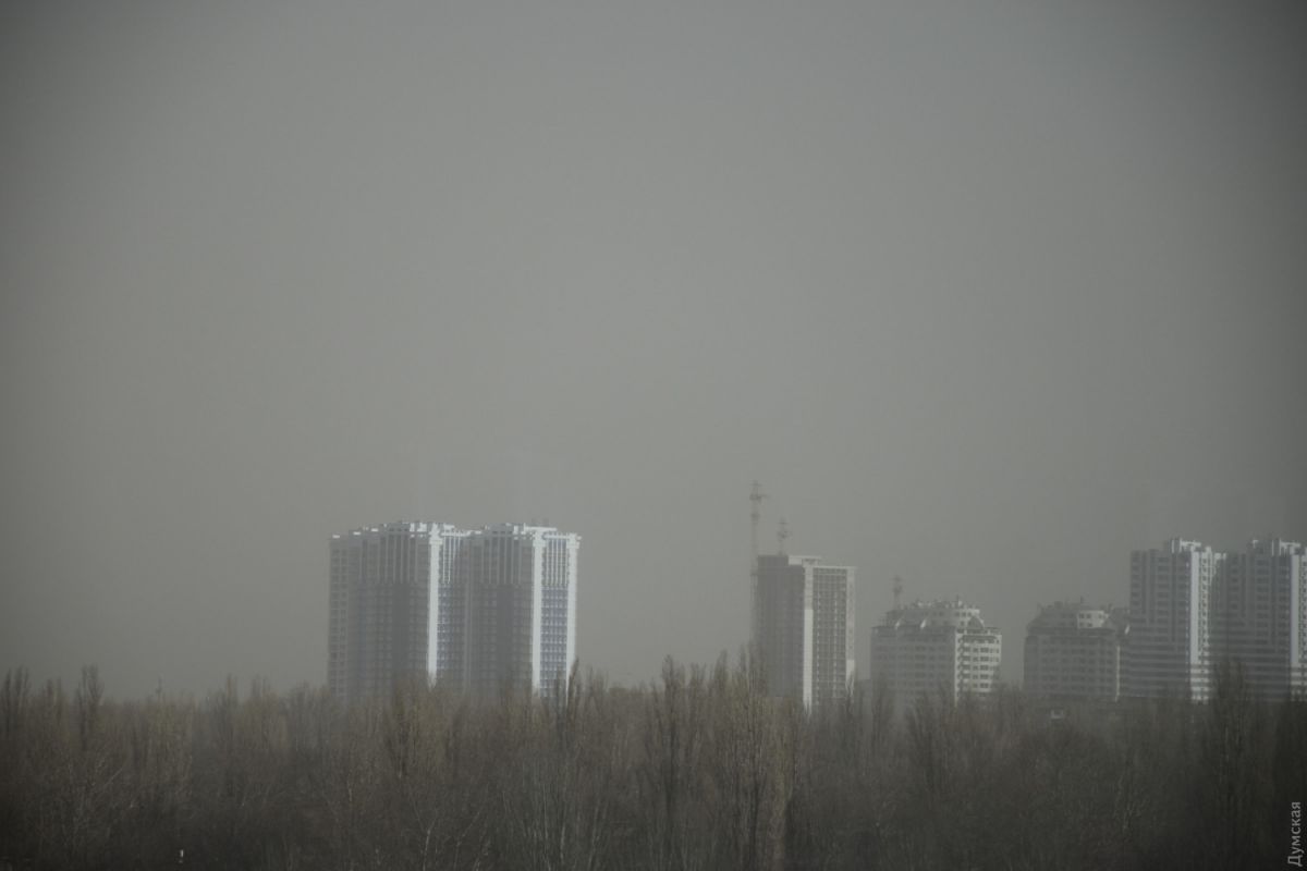 Пыльная буря в Одессе. Фото: Думская
