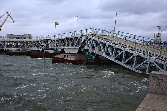 Пешеходный мост через реку Ингул. Фото: Николаевские новости