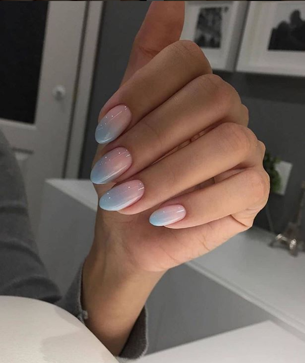 Градиент на ногтях. Фото: Инстаграм/idea_manicure