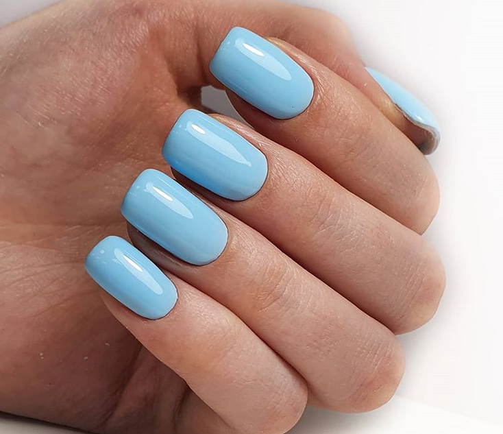Голубой маникюр. Фото: Инстаграм/best_nails_ermakovа