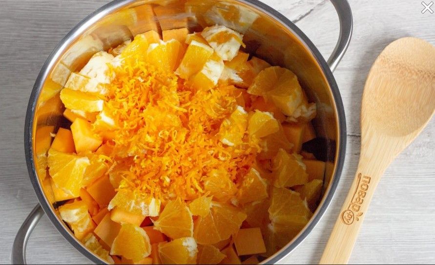 Приготовление фреша из тыквы и апельсина. Фото: povar.ru