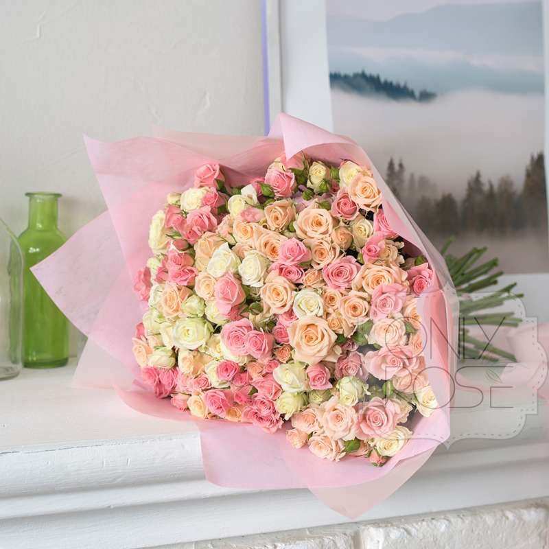 Букет из розовых роз. Фото: onlyrose.com