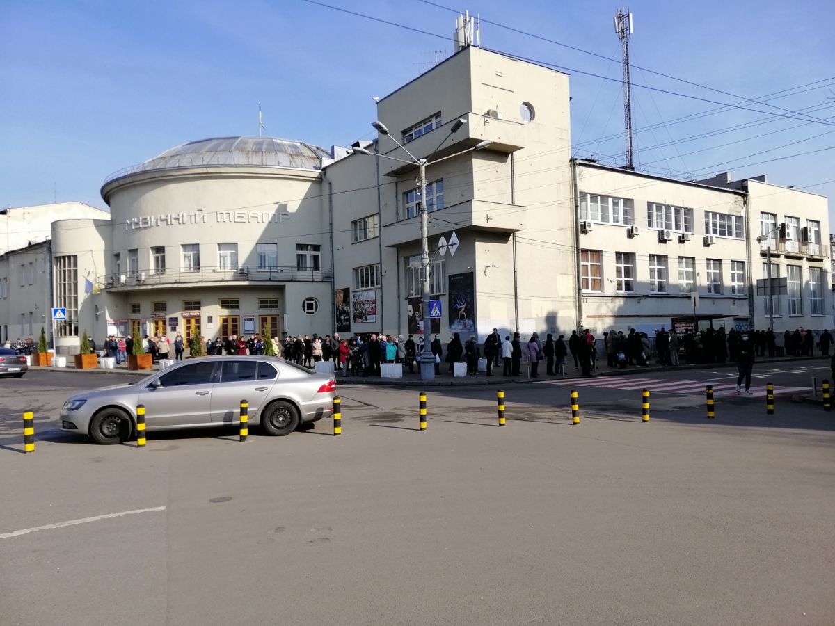 Очередь на автобус. Фото: facebook.com/klimetin