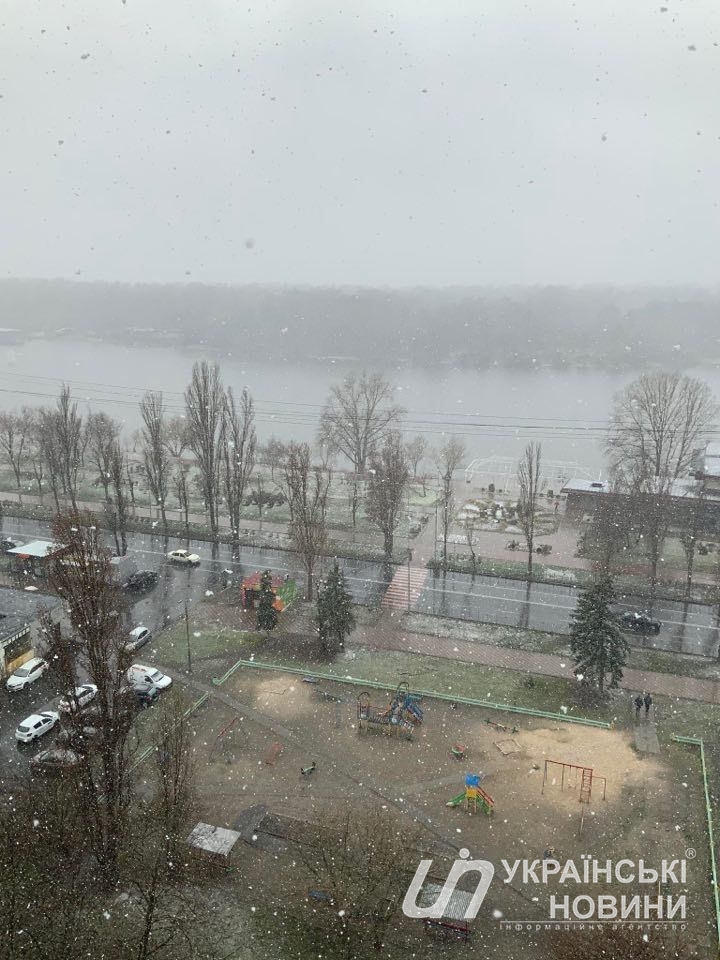 Снег в Киеве. 