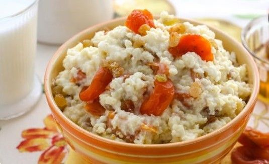 Каша из пшеницы с сухофруктами. Фото: povar.ru