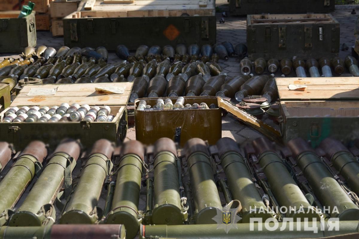 Арсенал незаконного оружия. Фото: Нацполиция