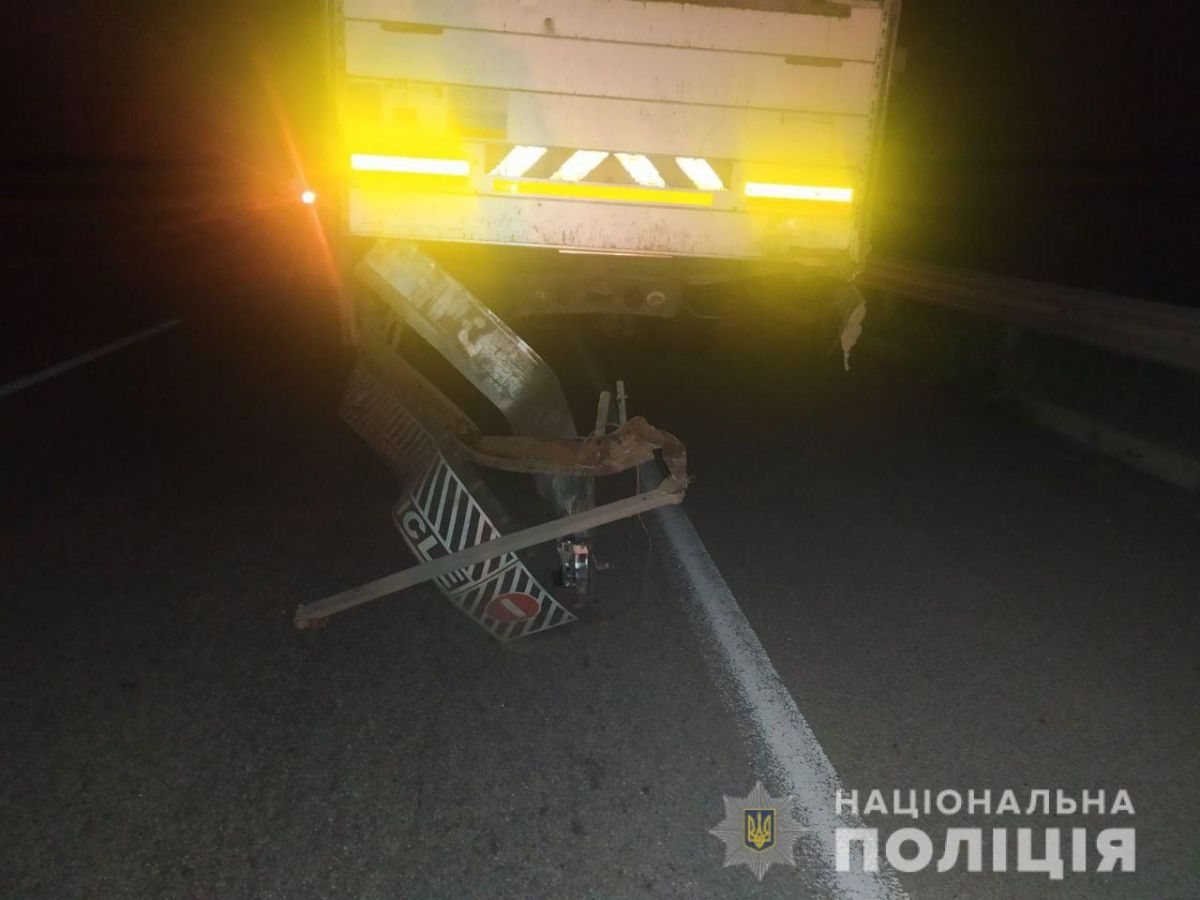 В ДТП попала легковушка и грузовик. Фото: Нацполиция